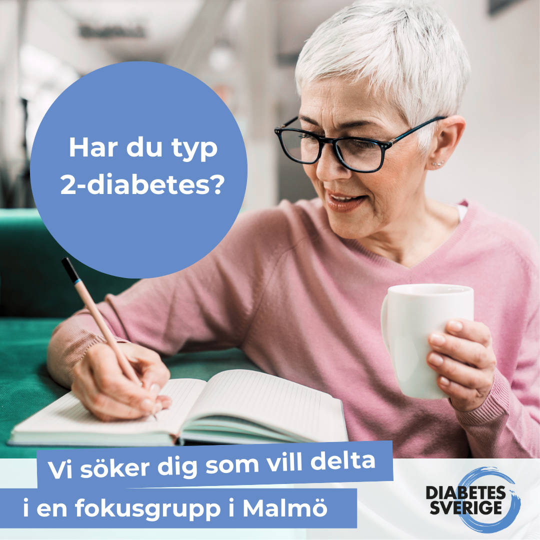 Kvinna som skriver i ett block.